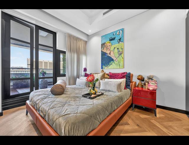 6 BEDROOM PENTHOUSE FOR SALE IN CAPE TOWN CITY CENTRE